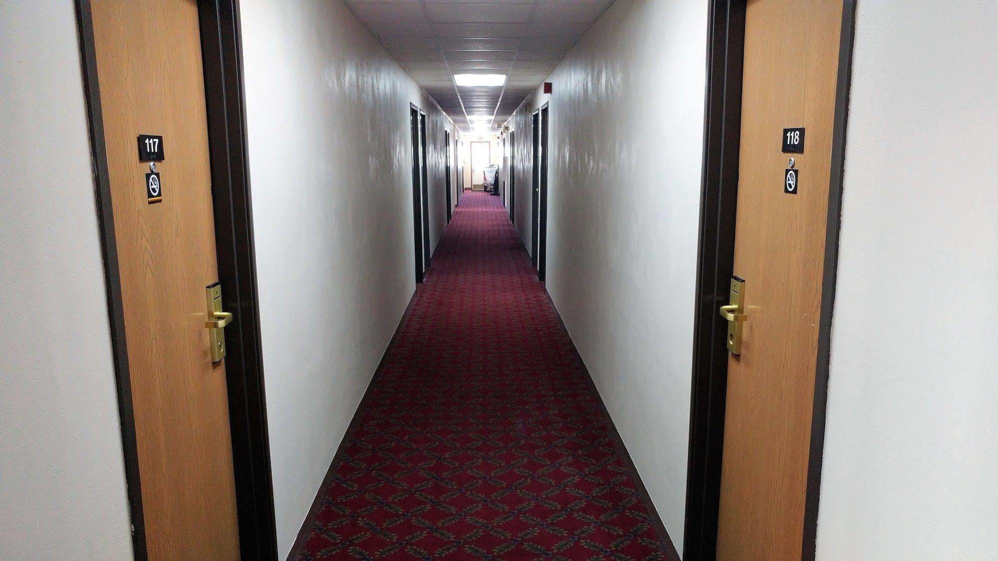 Red Carpet Inn - Windom מראה חיצוני תמונה